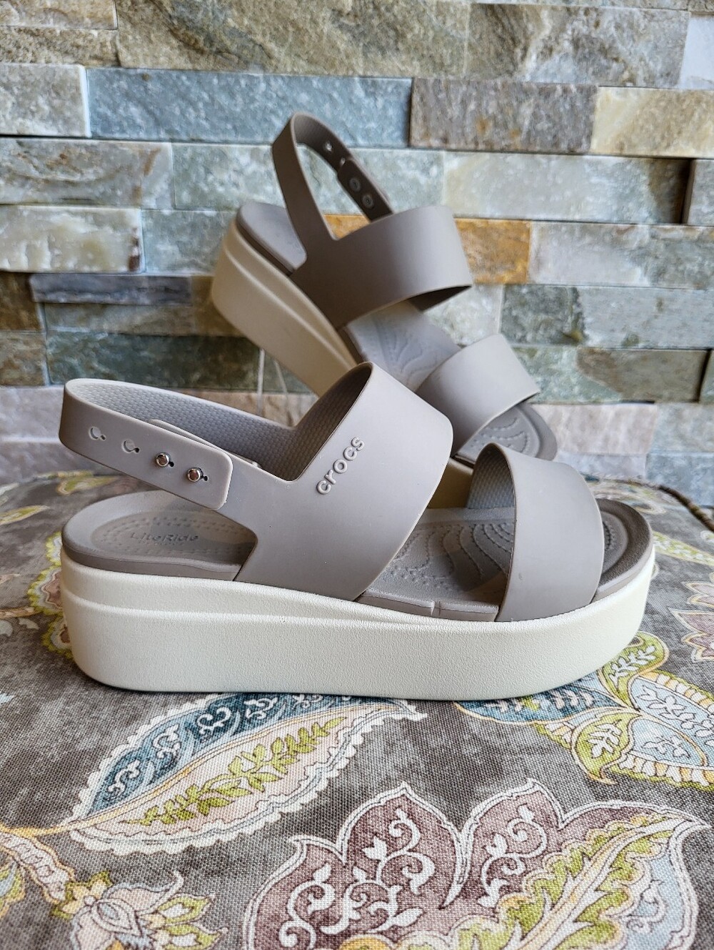 CROCS Brooklyn Women's Platform Sandal